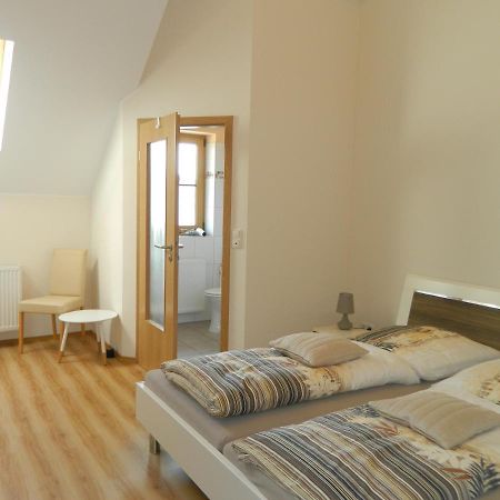 Gaestehaus Borniger Gau-Weinheim Bagian luar foto